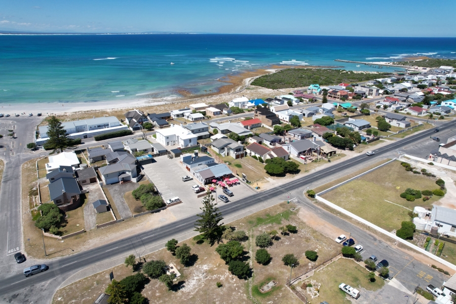 6 Bedroom Property for Sale in Struisbaai Western Cape